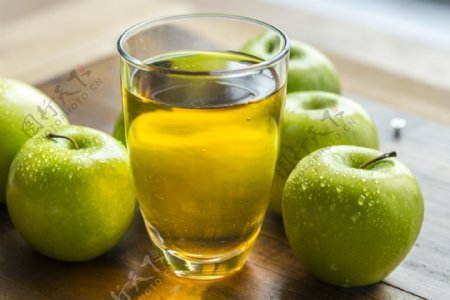 苹果和苹果果汁