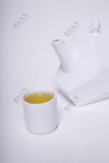 白色几何茶壶茶杯喝茶3