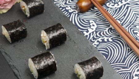 日式料理系列之牛油果沙拉寿司卷5