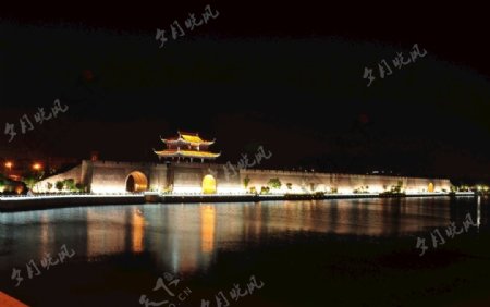 苏州城门夜景