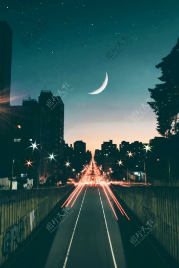 夜色道路