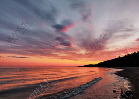 海边晚霞风景大海沙滩