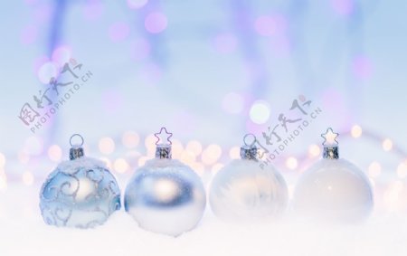 圣诞唯美银色小球背景