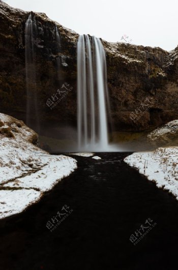 瀑布溪流雪景风景