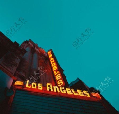 洛杉矶城市灯牌仰视