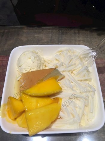 芒果芝士蛋糕绵绵冰