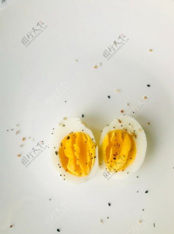 鸡蛋切开