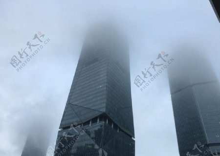雾里的高楼