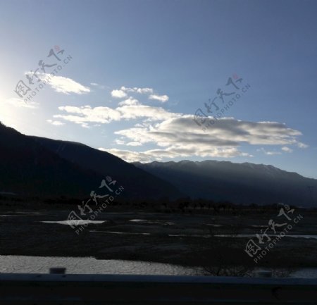 大河高山风景图片