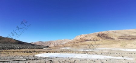 大山雪地风光图片