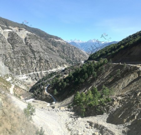 大山树林山谷风景图片