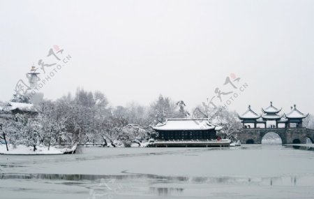 雪后五亭桥图片