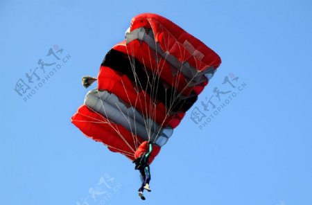 滑翔跳伞图片