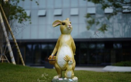 卡通兔子雕塑摆件模型图片