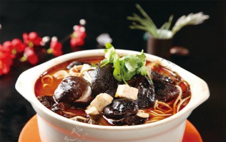 香菇豆腐砂锅图片