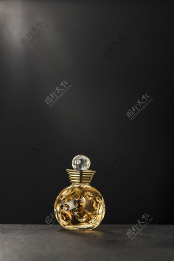 香水钻石玻璃瓶背景海报素材图片