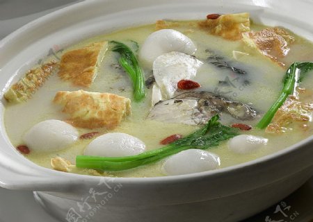 豫菜浓汤炖鱼头图片