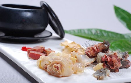 豫菜天麻炖水鱼图片