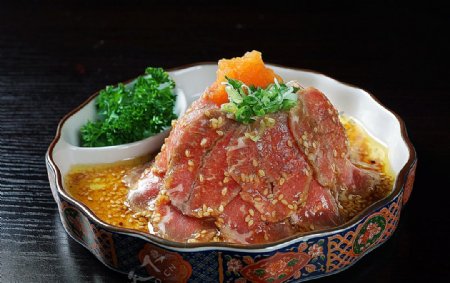 开胃菜日式薄片牛肉图片
