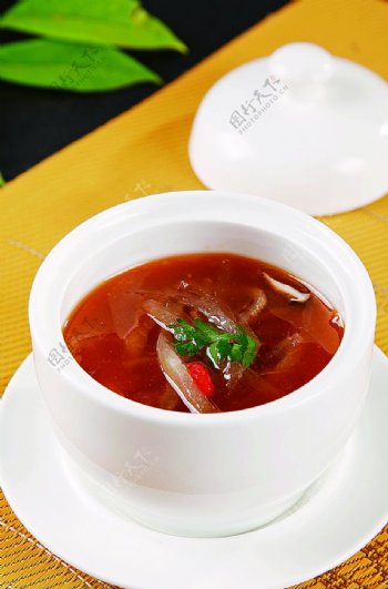 淮扬菜红煨沙鱼皮图片