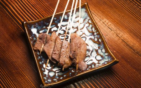 日本料理美食炭烤牛柳图片